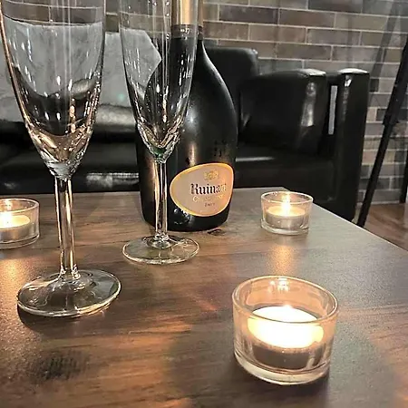 Отель La Grenoble Jacuzzi Et Sauna Privatif Эбенс