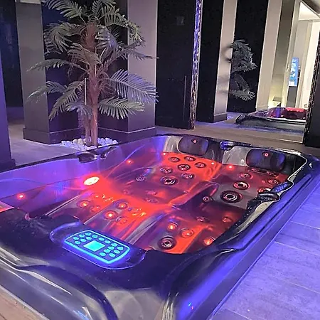 Hotel La Grenoble Jacuzzi Et Sauna Privatif Eybens